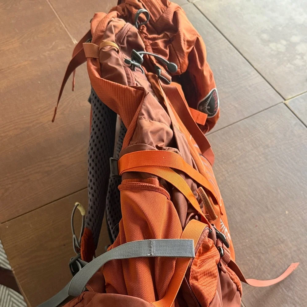 OSPREY Men's Hiking Backpack in Rust Orange - Picture 5 of 16